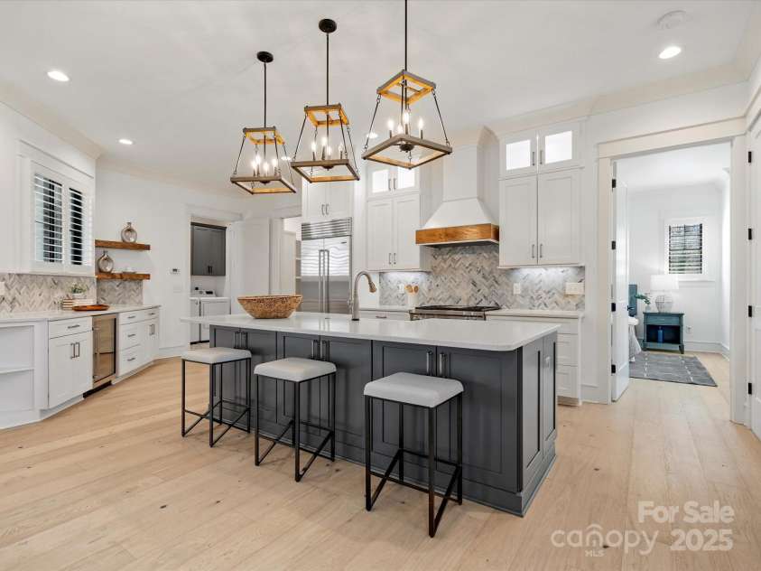 9614 Beatties Ford Road, Huntersville, NC 28078.  MLS# CAR4230997, YatesRealty ID 25968. 