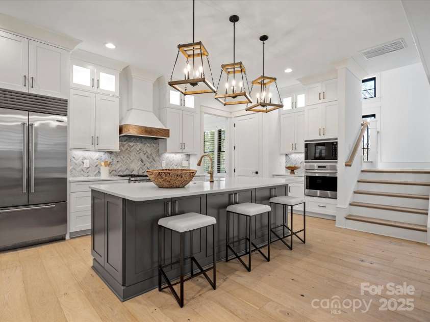 9614 Beatties Ford Road, Huntersville, NC 28078.  MLS# CAR4230997, YatesRealty ID 25968. 