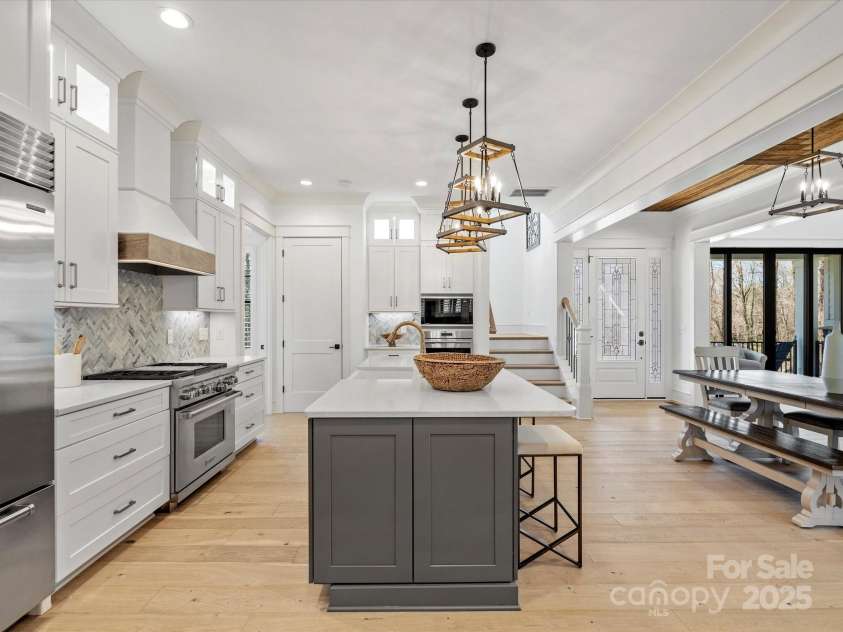 9614 Beatties Ford Road, Huntersville, NC 28078.  MLS# CAR4230997, YatesRealty ID 25968. 