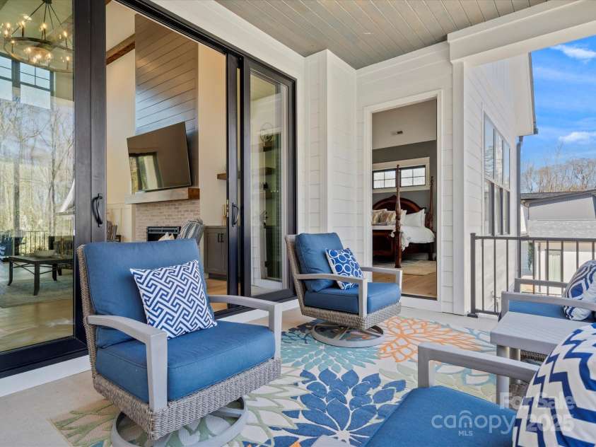 9614 Beatties Ford Road, Huntersville, NC 28078.  MLS# CAR4230997, YatesRealty ID 25968. 