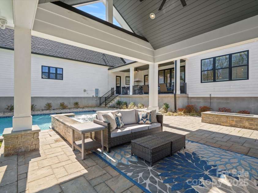 9614 Beatties Ford Road, Huntersville, NC 28078.  MLS# CAR4230997, YatesRealty ID 25968. 