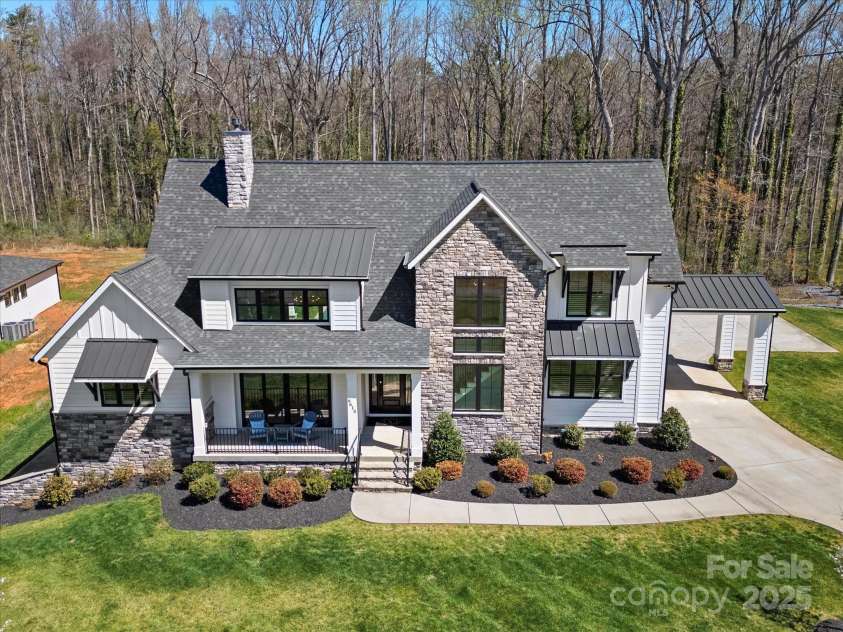 9614 Beatties Ford Road, Huntersville, NC 28078.  MLS# CAR4230997, YatesRealty ID 25968. 
