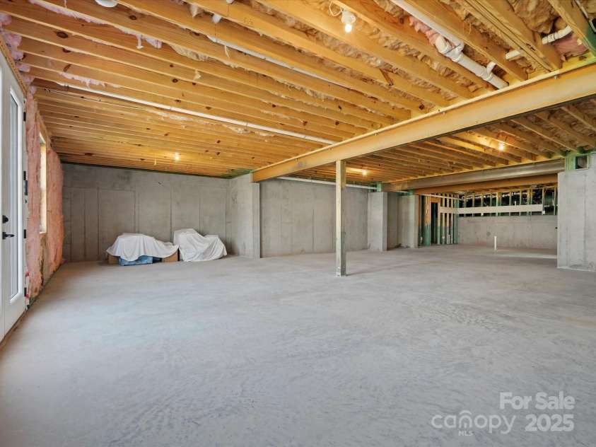 9614 Beatties Ford Road, Huntersville, NC 28078.  MLS# CAR4230997, YatesRealty ID 25968. 