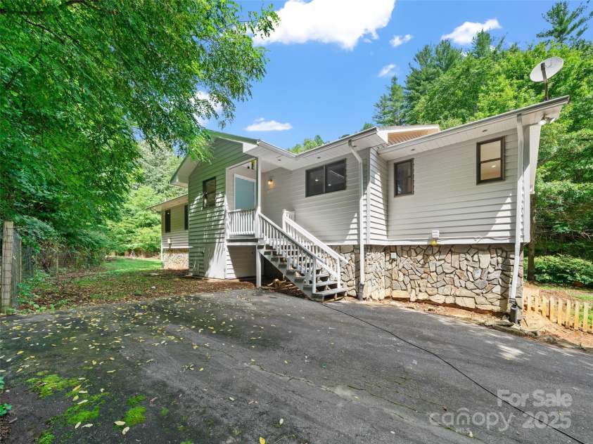 1393 Bald Mountain Road, Burnsville, NC 28714.  MLS# CAR4295800, YatesRealty ID 2597. 