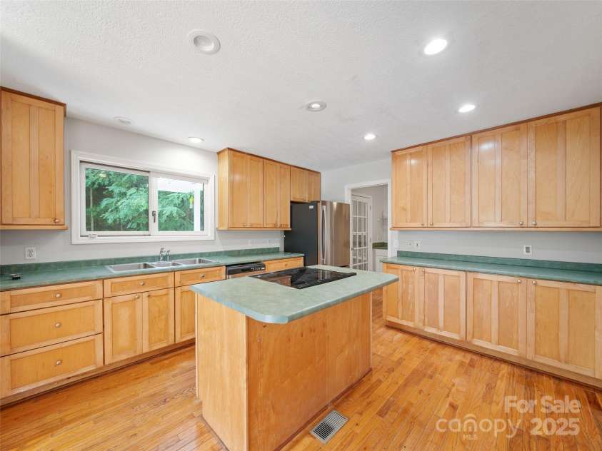 1393 Bald Mountain Road, Burnsville, NC 28714.  MLS# CAR4295800, YatesRealty ID 2597. 