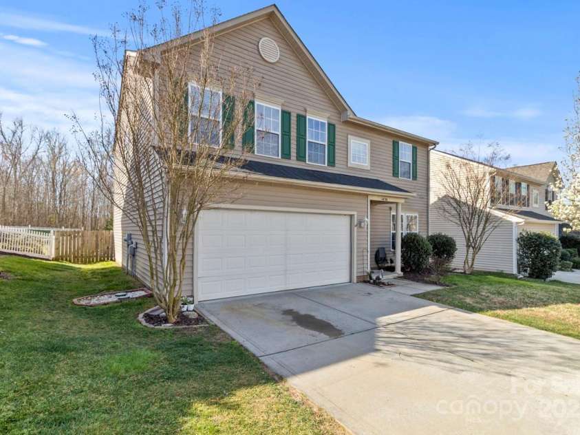 1436 Astoria Lane, Concord, NC 28027.  MLS# CAR4235261, YatesRealty ID 2597. Front left exterior