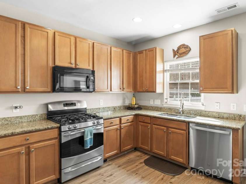 1436 Astoria Lane, Concord, NC 28027.  MLS# CAR4235261, YatesRealty ID 2597. Kitchen