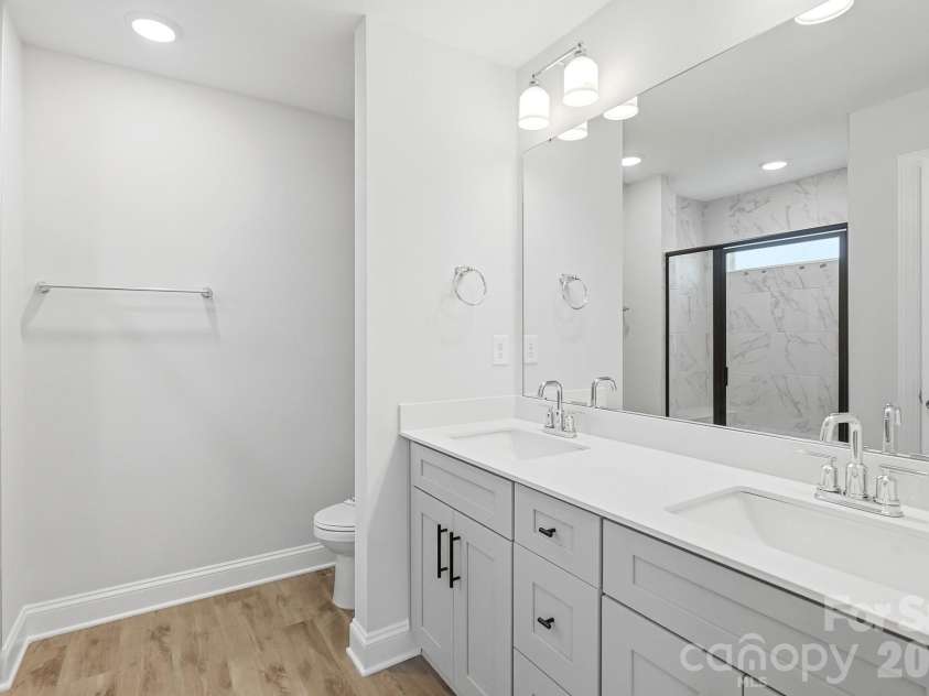 110 Pointer Trail, Troutman, NC 28166.  MLS# CAR4384717, YatesRealty ID 25970. Primary Bathroom