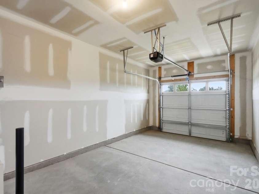 112 Pointer Trail, Troutman, NC 28166.  MLS# CAR4382616, YatesRealty ID 25971. 1 Car Garage