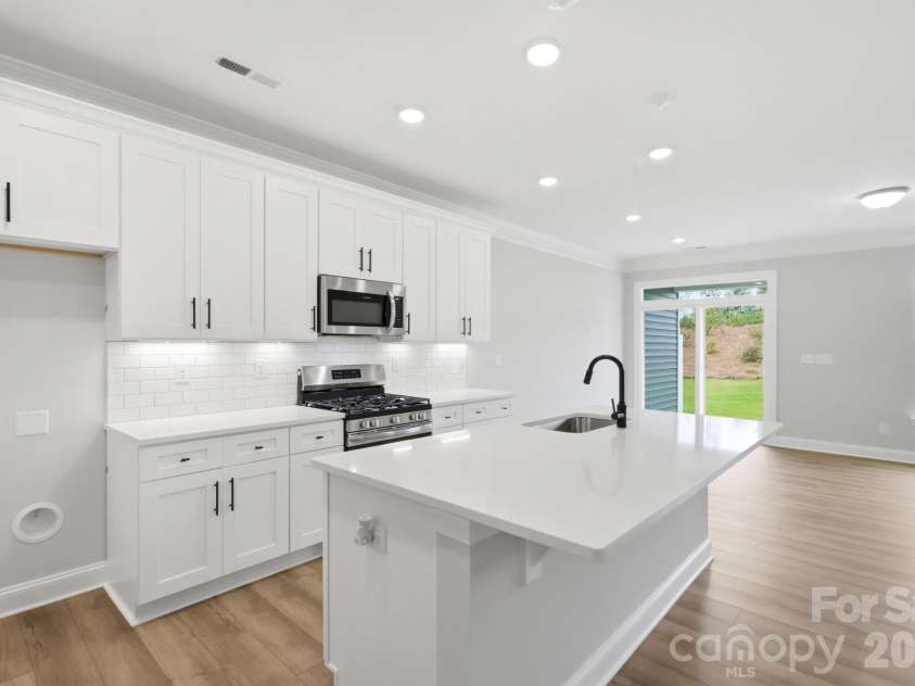 112 Pointer Trail, Troutman, NC 28166.  MLS# CAR4382616, YatesRealty ID 25971. Kitchen