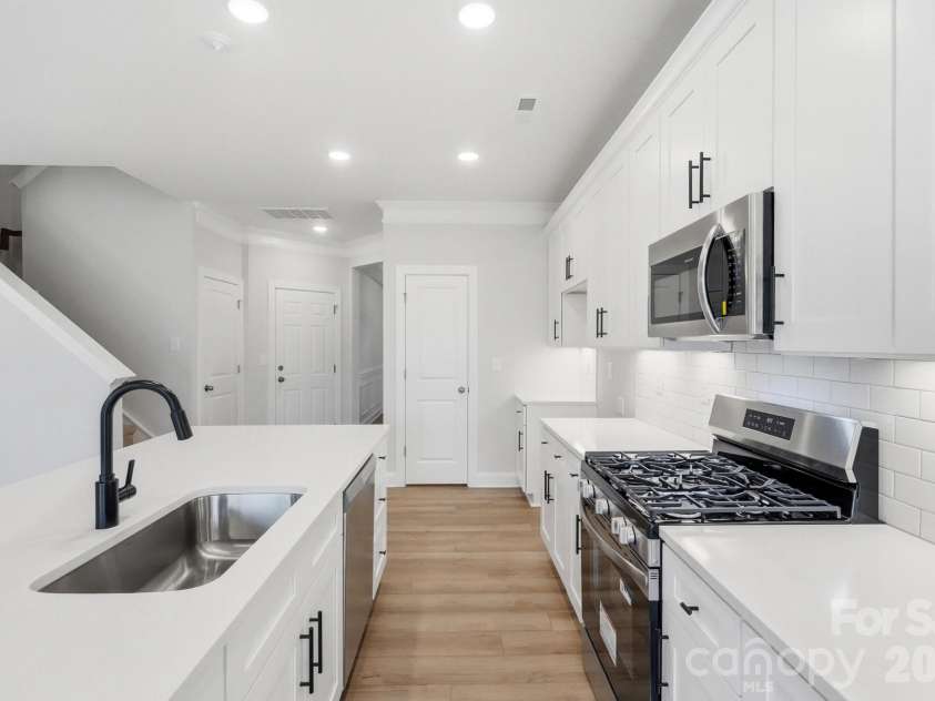 112 Pointer Trail, Troutman, NC 28166.  MLS# CAR4382616, YatesRealty ID 25971. Kitchen