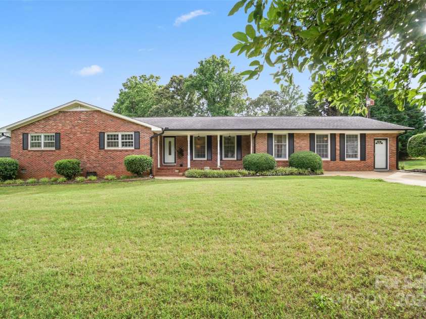 1155 Melrose Drive, Rock Hill, SC 29732.  MLS# CAR4265337, YatesRealty ID 25971. 