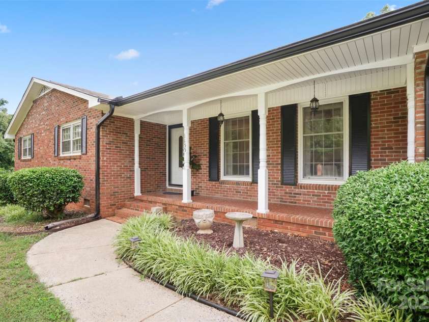 1155 Melrose Drive, Rock Hill, SC 29732.  MLS# CAR4265337, YatesRealty ID 25971. 