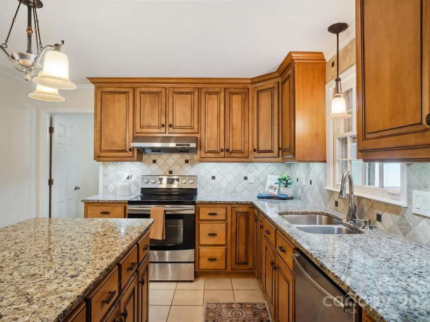 1155 Melrose Drive, Rock Hill, SC 29732.  MLS# CAR4265337, YatesRealty ID 25971. 