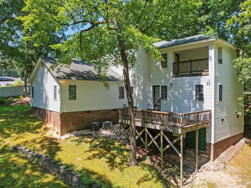 2739 Pine Knoll Court, Gastonia, NC 28054.  MLS# CAR4273795, YatesRealty ID 25972. 