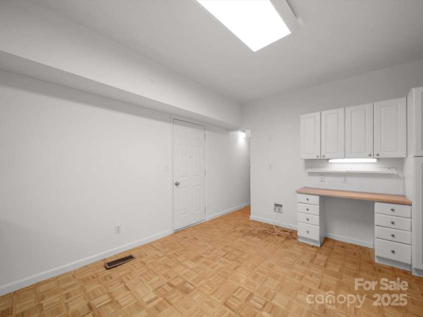 2739 Pine Knoll Court, Gastonia, NC 28054.  MLS# CAR4273795, YatesRealty ID 25972. 