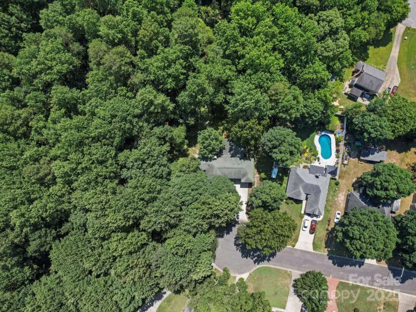 2739 Pine Knoll Court, Gastonia, NC 28054.  MLS# CAR4273795, YatesRealty ID 25972. 