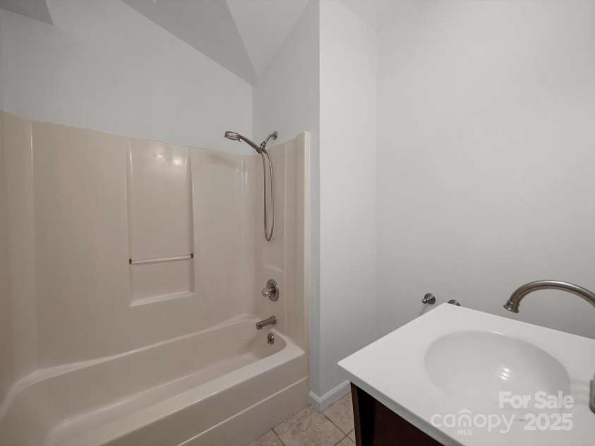 2739 Pine Knoll Court, Gastonia, NC 28054.  MLS# CAR4273795, YatesRealty ID 25972. Main level full bath