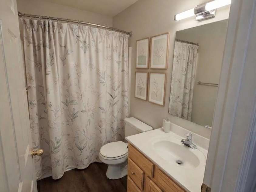 5126 Silver Tree Trail, Conover, NC 28613.  MLS# CAR4377696, YatesRealty ID 25972. Hall Bath - Virtually Staged