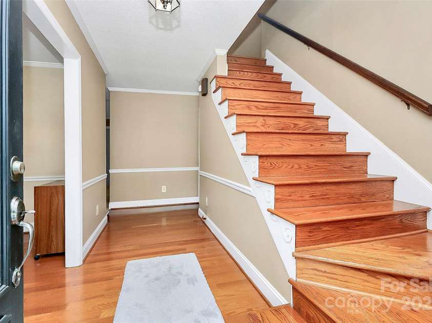 7852 Golf Course Drive, Denver, NC 28037.  MLS# CAR4264483, YatesRealty ID 25973. FOYER