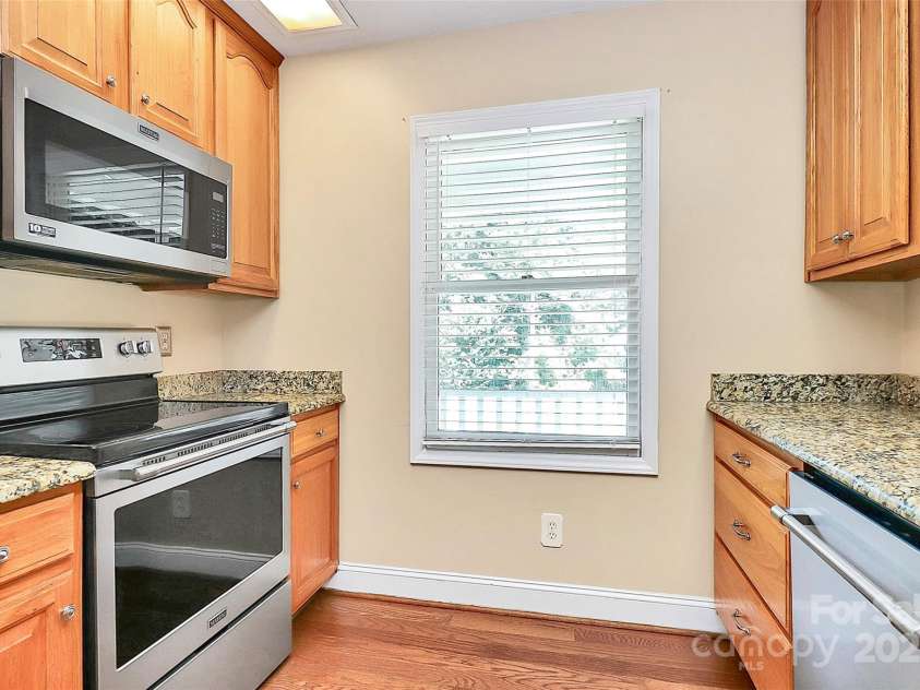 7852 Golf Course Drive, Denver, NC 28037.  MLS# CAR4264483, YatesRealty ID 25973. KITCHEN