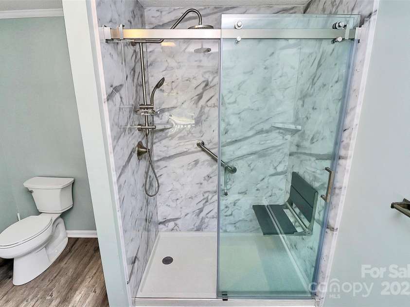 7852 Golf Course Drive, Denver, NC 28037.  MLS# CAR4264483, YatesRealty ID 25973. OWNER's BATH