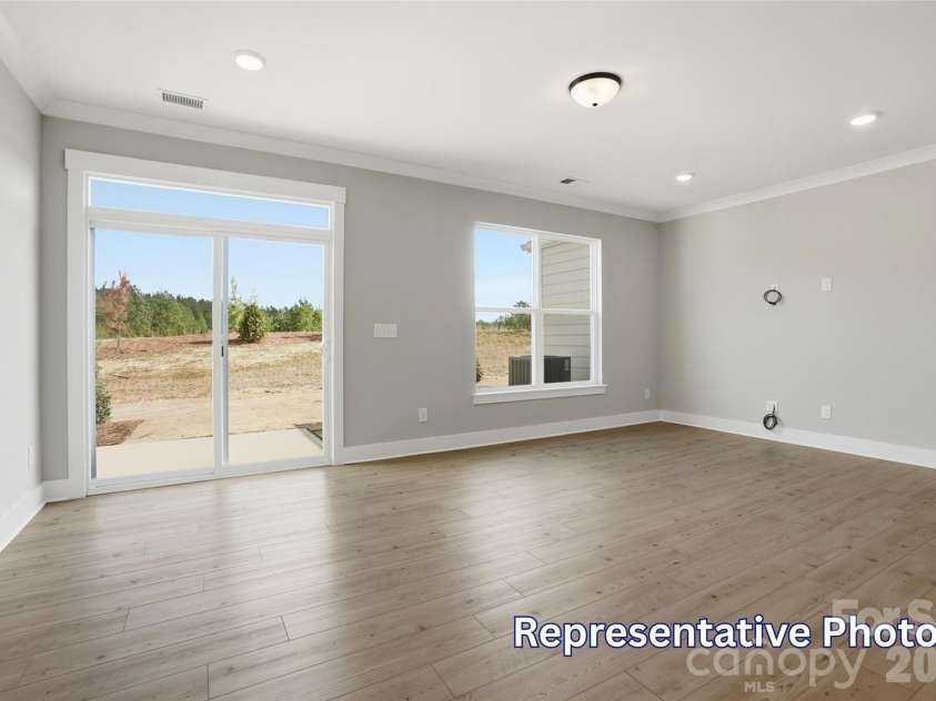 122 Pointer Trail, Troutman, NC 28166.  MLS# CAR4382157, YatesRealty ID 25974. Family Room