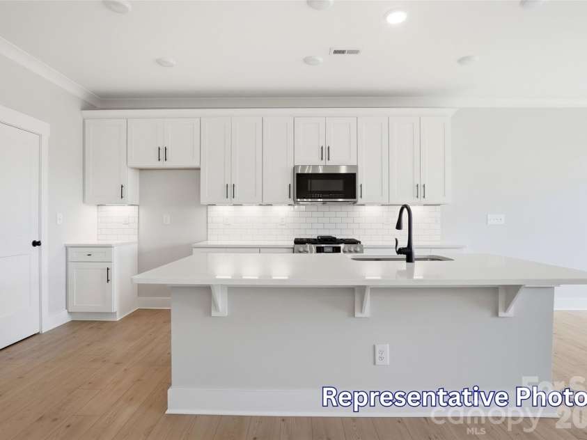 122 Pointer Trail, Troutman, NC 28166.  MLS# CAR4382157, YatesRealty ID 25974. Kitchen