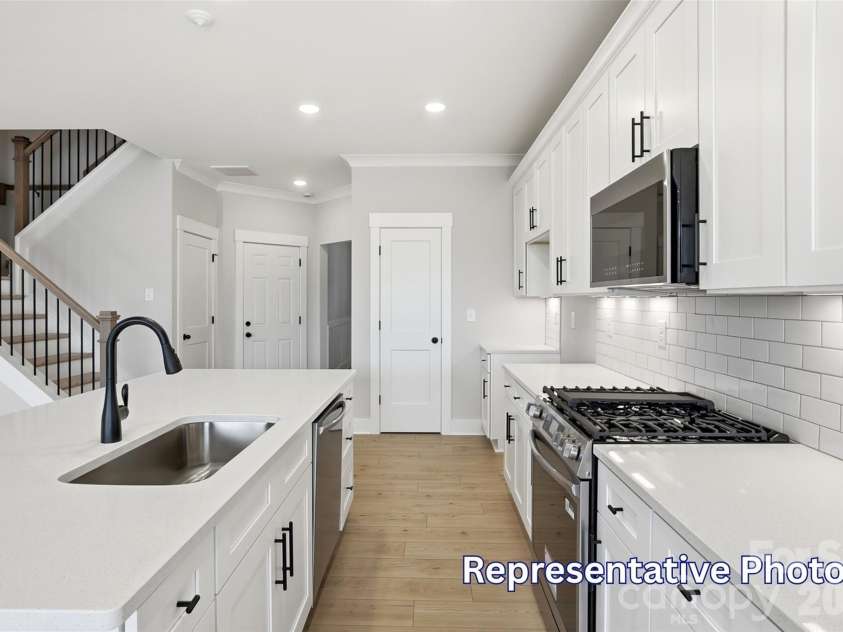 122 Pointer Trail, Troutman, NC 28166.  MLS# CAR4382157, YatesRealty ID 25974. Kitchen