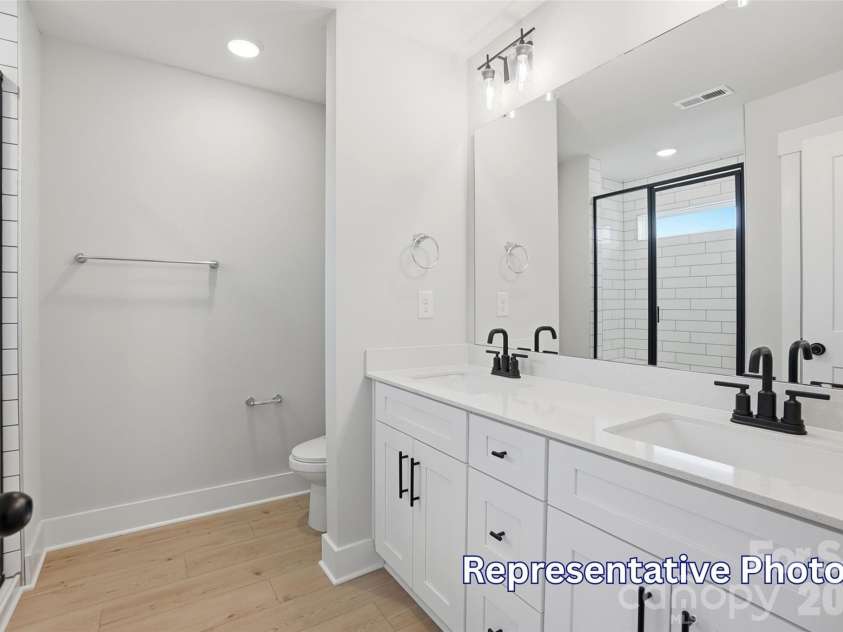 122 Pointer Trail, Troutman, NC 28166.  MLS# CAR4382157, YatesRealty ID 25974. Primary Bathroom