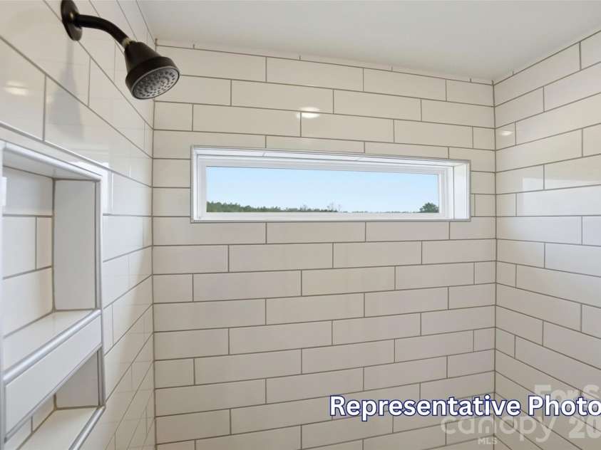 122 Pointer Trail, Troutman, NC 28166.  MLS# CAR4382157, YatesRealty ID 25974. Primary Bathroom