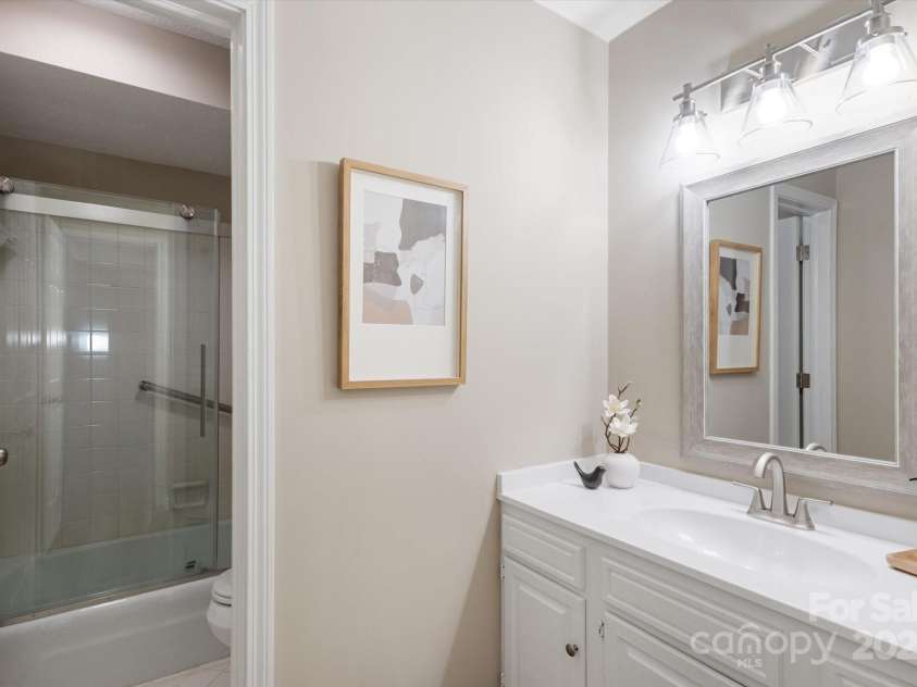 1409 Kensington Road, Hendersonville, NC 28791.  MLS# CAR4279330, YatesRealty ID 25976. 
