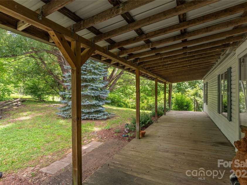 495 Courtney Lane, Canton, NC 28716.  MLS# CAR4274187, YatesRealty ID 25977. 