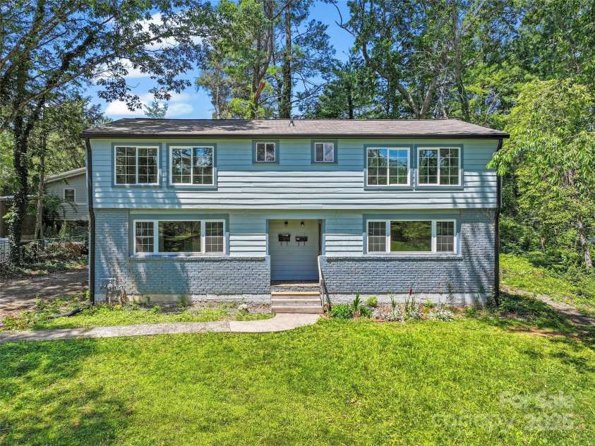 167 Mount Clare Avenue, Asheville, NC 28801.  MLS# CAR4272569, YatesRealty ID 25978. Duplex with a great location!