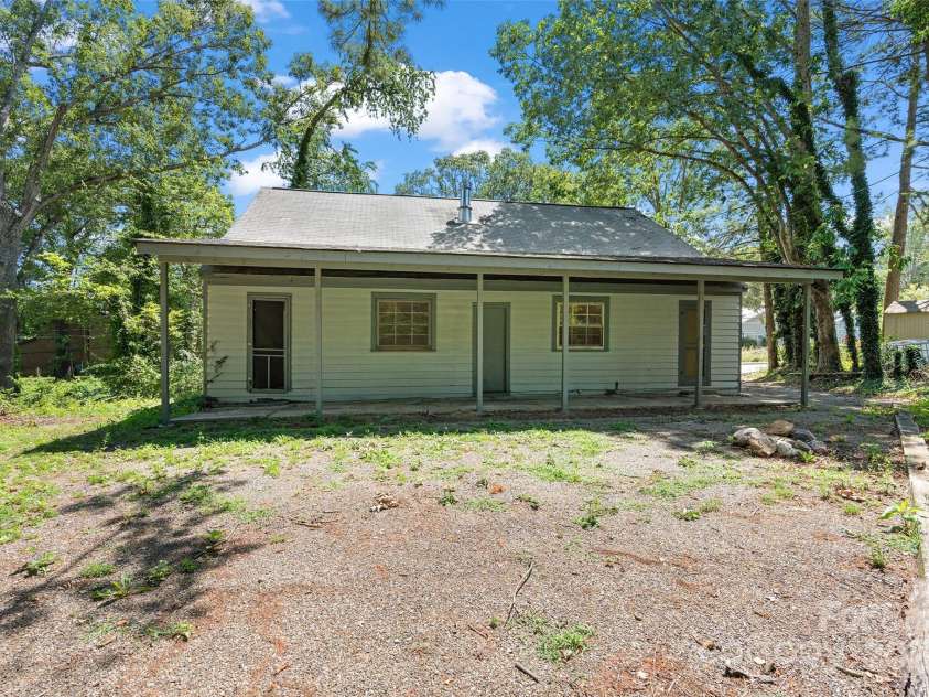 167 Mount Clare Avenue, Asheville, NC 28801.  MLS# CAR4272569, YatesRealty ID 25978. Exterior view from rear
