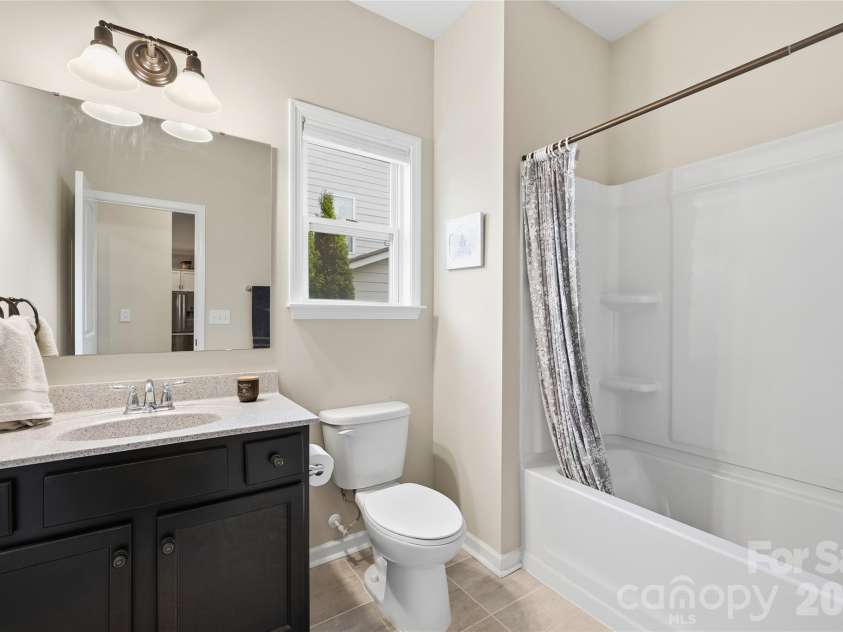 5038 Stonehill Lane, Matthews, NC 28104.  MLS# CAR4384490, YatesRealty ID 25978. 
