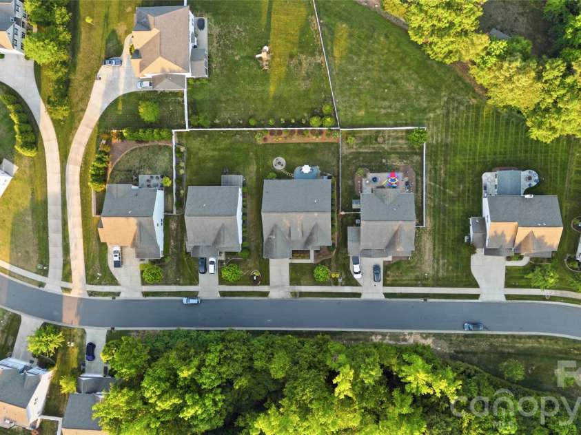 5038 Stonehill Lane, Matthews, NC 28104.  MLS# CAR4384490, YatesRealty ID 25978. 