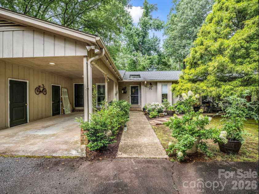 91 Diamond Ridge Lane, Columbus, NC 28722.  MLS# CAR4399628, YatesRealty ID 25979. 