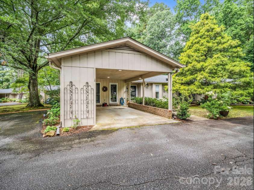 91 Diamond Ridge Lane, Columbus, NC 28722.  MLS# CAR4399628, YatesRealty ID 25979. 