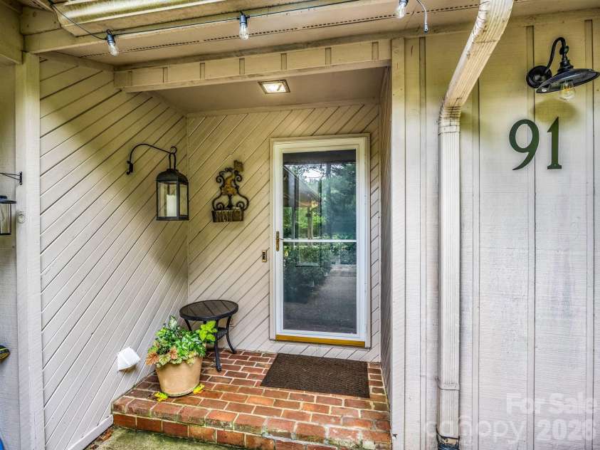 91 Diamond Ridge Lane, Columbus, NC 28722.  MLS# CAR4399628, YatesRealty ID 25979. 