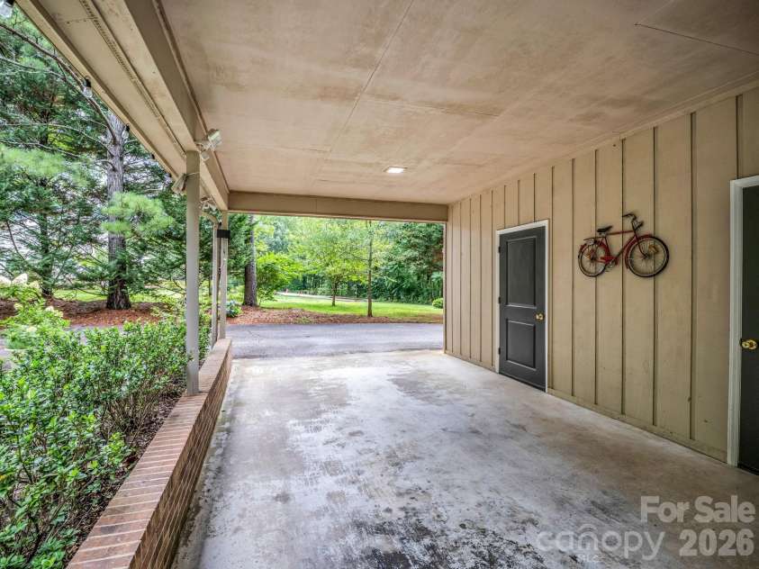 91 Diamond Ridge Lane, Columbus, NC 28722.  MLS# CAR4399628, YatesRealty ID 25979. 