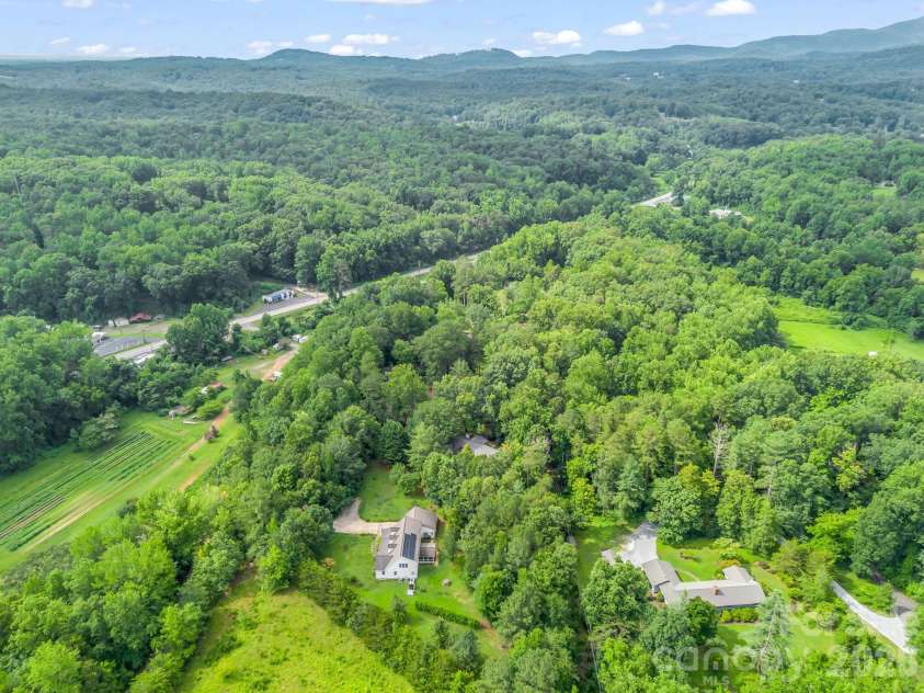 91 Diamond Ridge Lane, Columbus, NC 28722.  MLS# CAR4399628, YatesRealty ID 25979. 