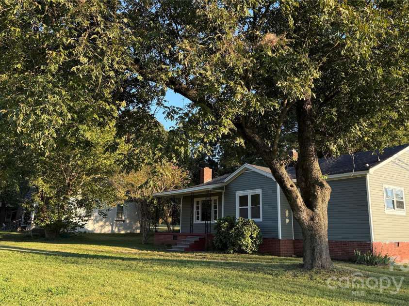 3839 Dixon Boulevard, Shelby, NC 28152.  MLS# CAR4305320, YatesRealty ID 2598. 