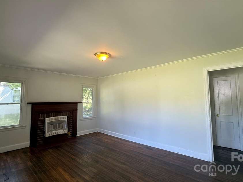 3839 Dixon Boulevard, Shelby, NC 28152.  MLS# CAR4305320, YatesRealty ID 2598. 