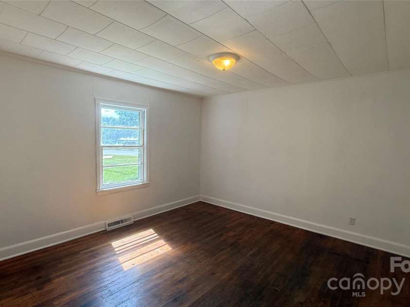 3839 Dixon Boulevard, Shelby, NC 28152.  MLS# CAR4305320, YatesRealty ID 2598. 