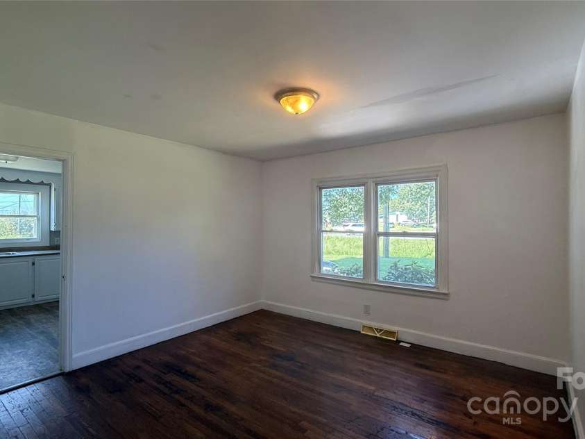 3839 Dixon Boulevard, Shelby, NC 28152.  MLS# CAR4305320, YatesRealty ID 2598. 