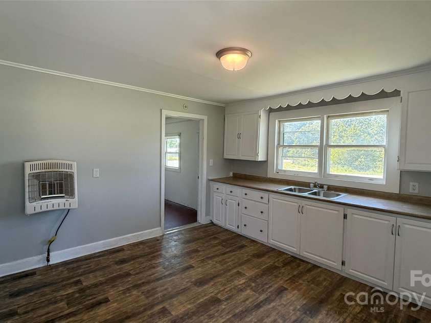 3839 Dixon Boulevard, Shelby, NC 28152.  MLS# CAR4305320, YatesRealty ID 2598. 