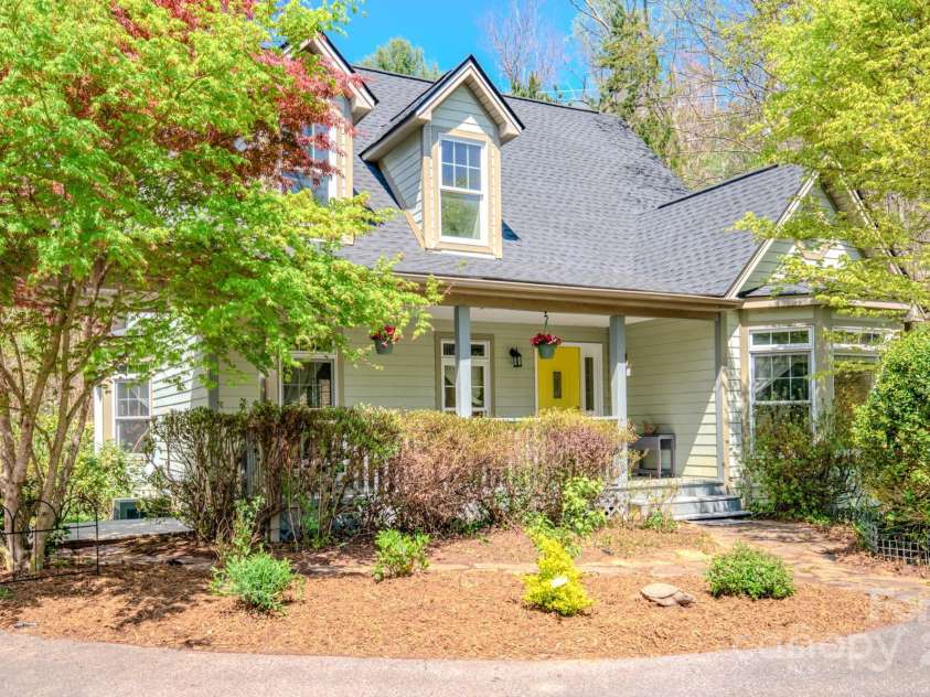 161 Hamburg Mountain Road, Weaverville, NC 28787.  MLS# CAR4242273, YatesRealty ID 25980. 
