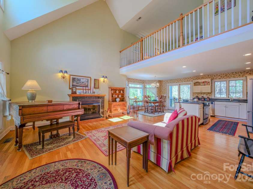161 Hamburg Mountain Road, Weaverville, NC 28787.  MLS# CAR4242273, YatesRealty ID 25980. 