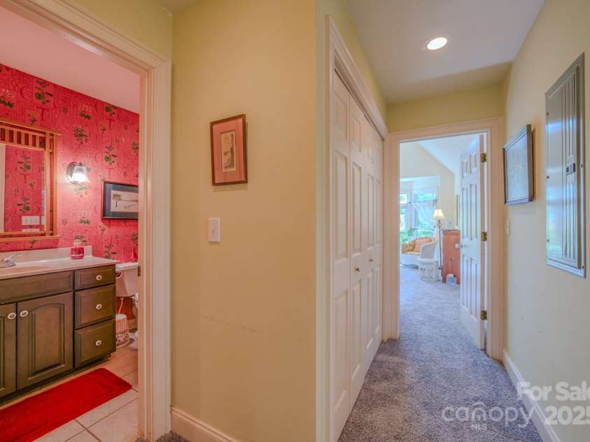 161 Hamburg Mountain Road, Weaverville, NC 28787.  MLS# CAR4242273, YatesRealty ID 25980. 